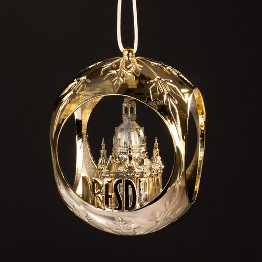 Christmas tree bauble railway shine