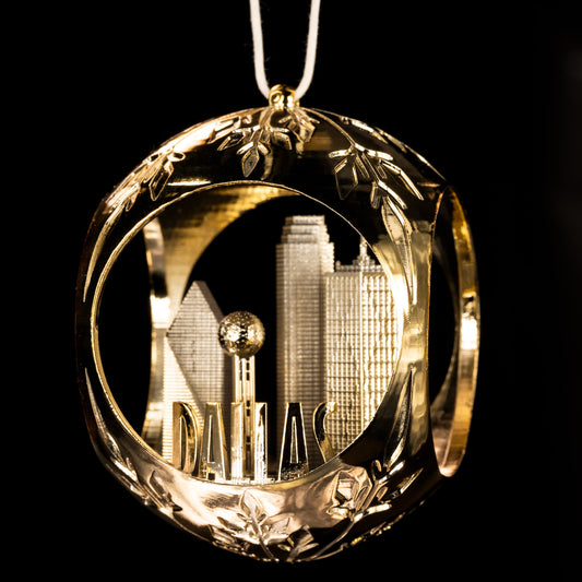 Christmas tree bauble railway shine