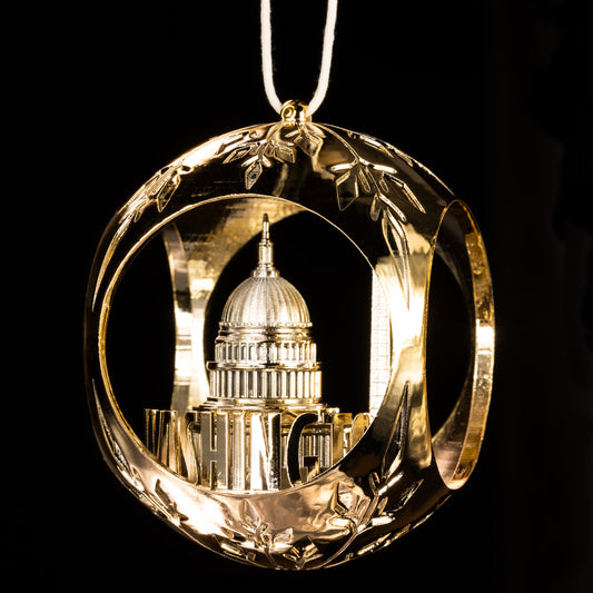 Christmas tree bauble railway shine