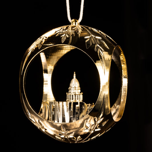 Christmas tree bauble railway shine