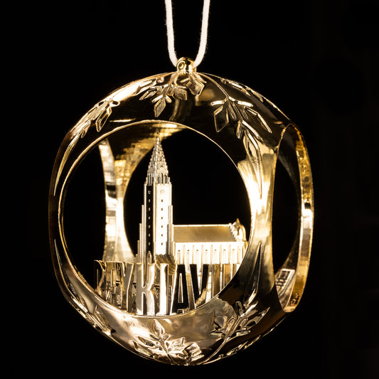 Christmas tree bauble railway shine